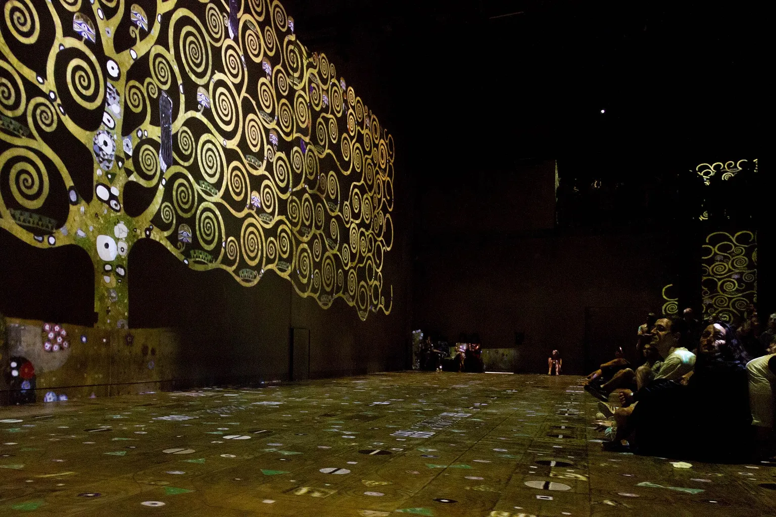Tarifs de l'Atelier des Lumières : quel billet choisir ?