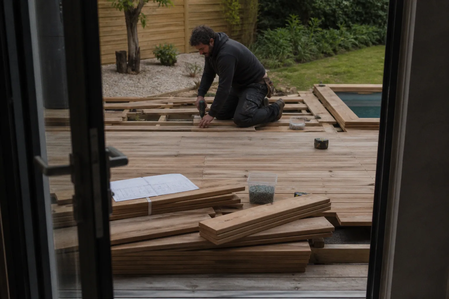 Budget terrasse en bois : décryptage des coûts réels et structurels