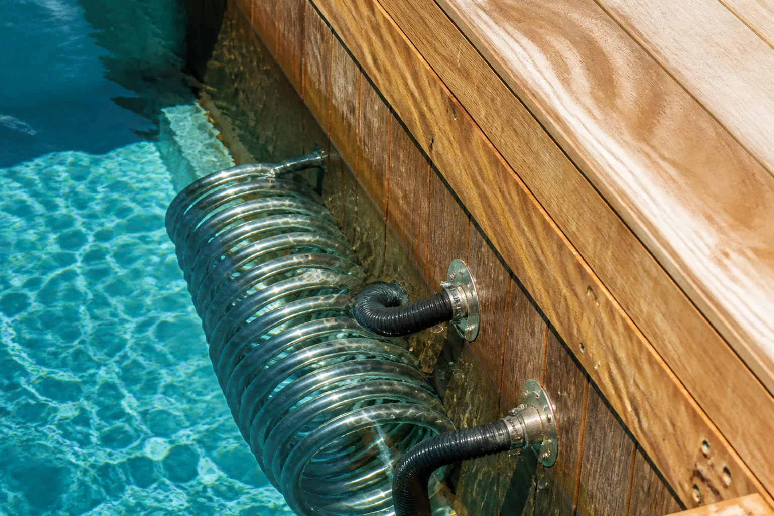 Chauffage de piscine en bois : quel système pour quel usage ?