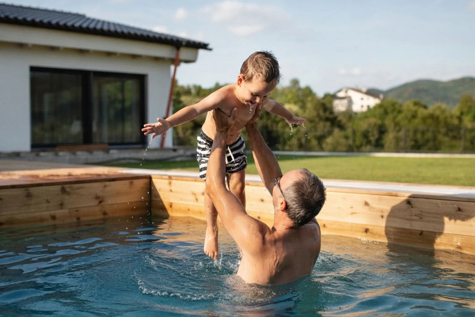 Piscines en bois massif : comment sécuriser votre projet face à la forte demande actuelle