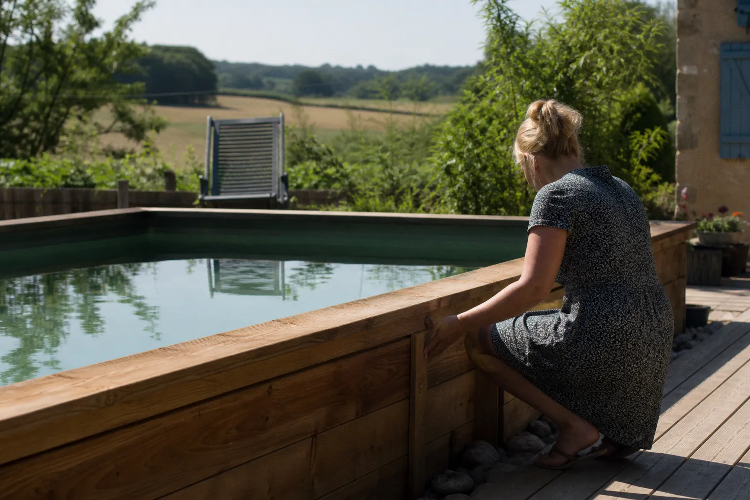 Piscines en bois massif et sécheresse : préserver l'intégrité de votre bassin