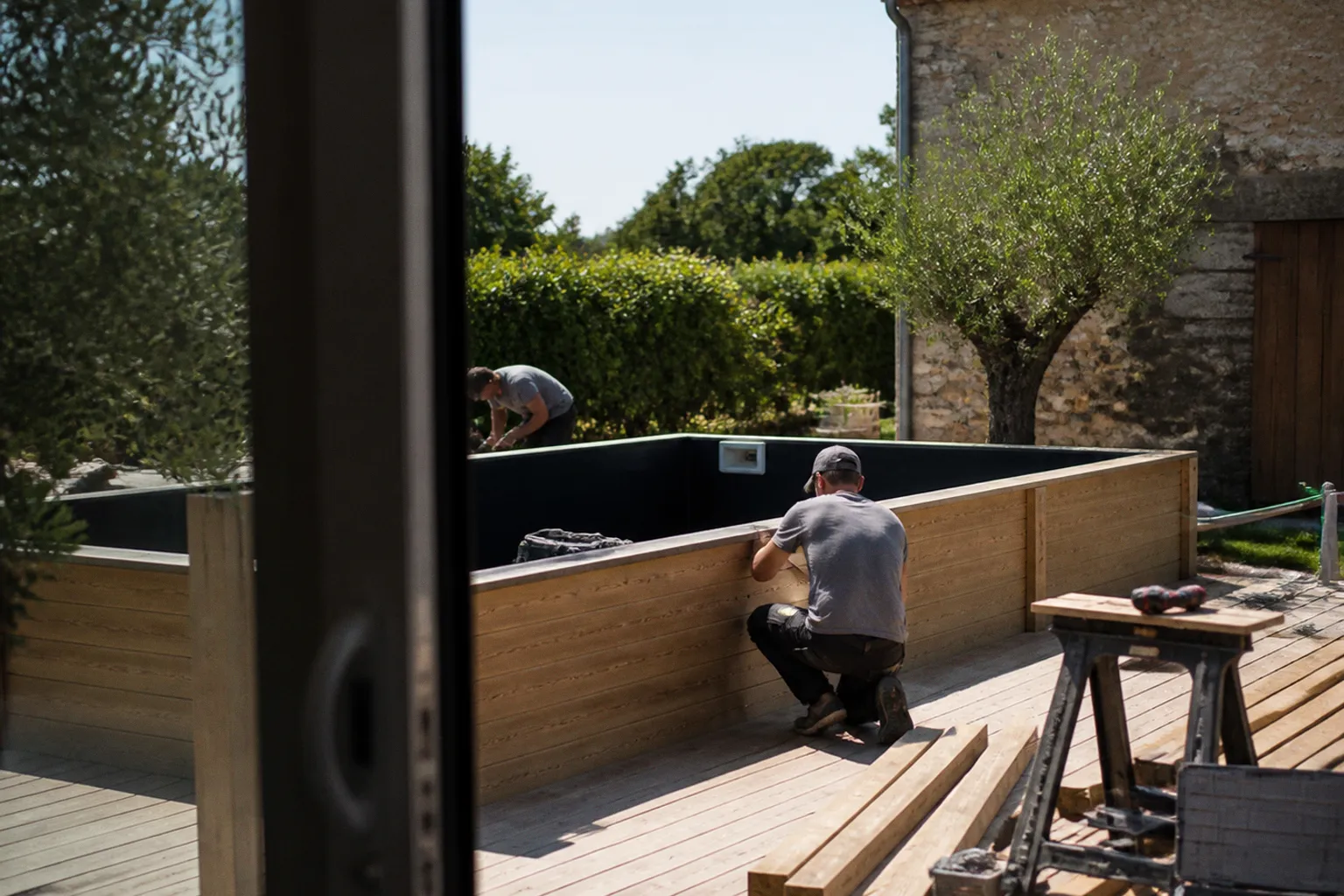 Piscines privées : les coulisses d'un projet réussi entre rêve et réalité technique