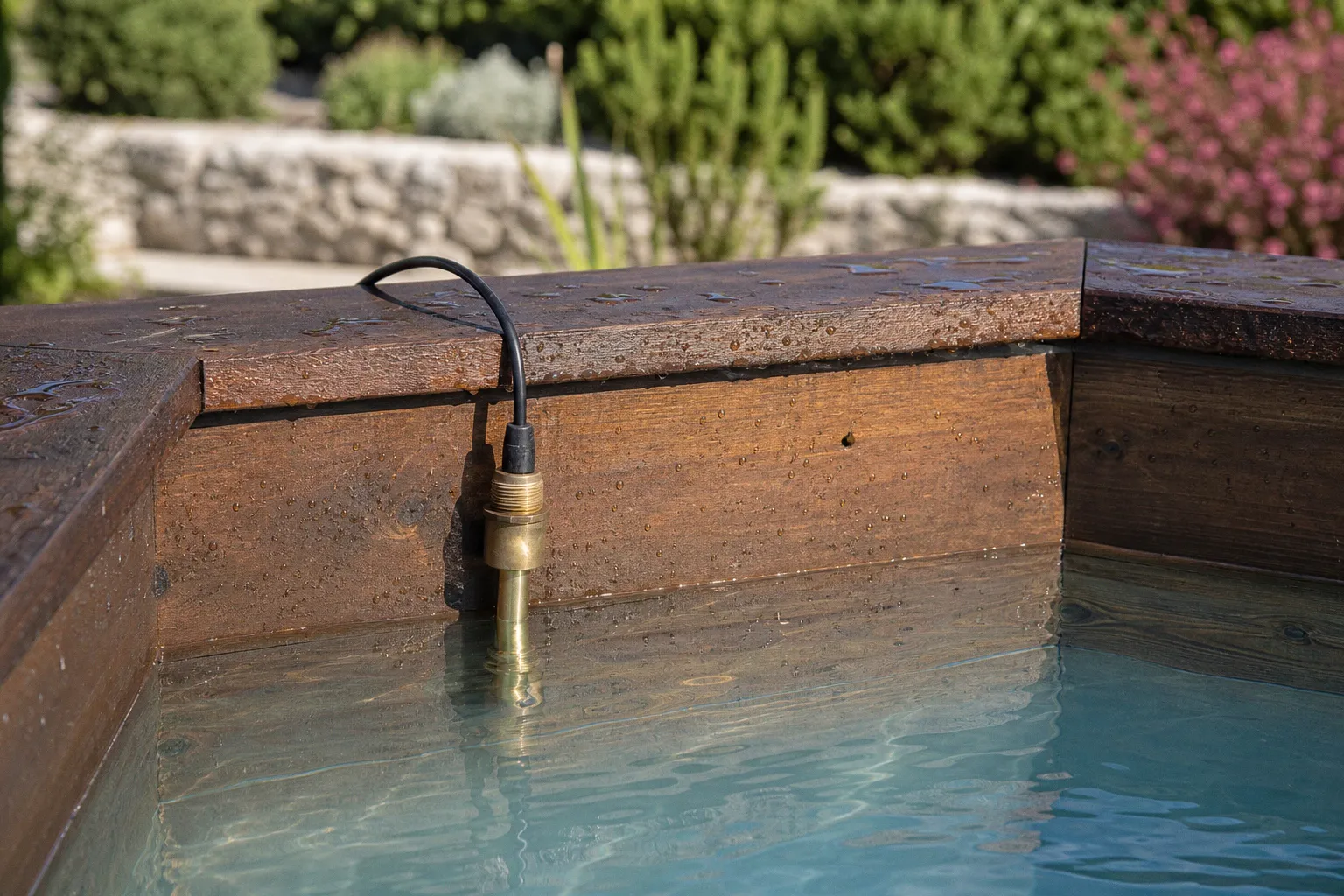 Régulateur de pH pour piscine en bois : la checklist de pose