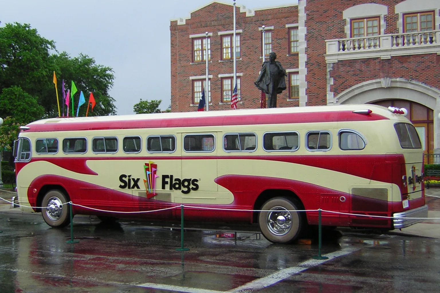 Billets Six Flags Over Texas : site officiel ou revendeur ?