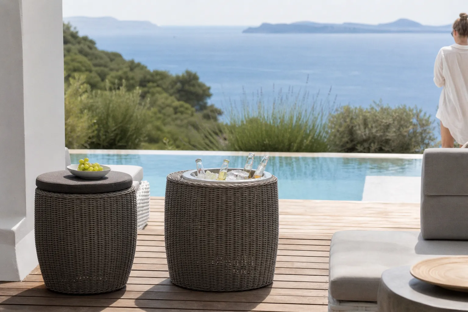 Table basse avec glacière intégrée : l'atout gain de place pour votre terrasse