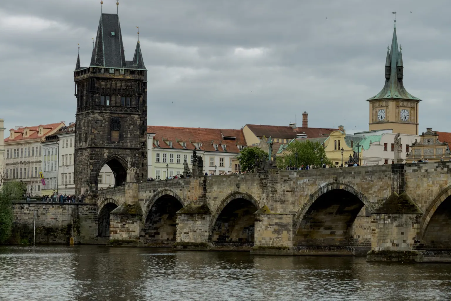 Tours du pont Charles : les pièges de la réservation